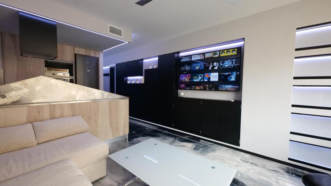 La Farola - Luxury Domotic Flat In Puerto Deportivo Daire Marbella Dış mekan fotoğraf